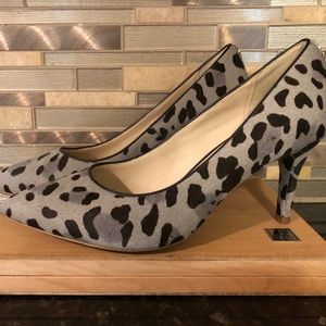 Cole Haan Gray to Dark Animal Print Size 8.5